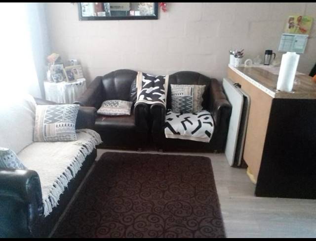 2 BEDROOM HOUSE FOR SALE IN PELIKAN PARK